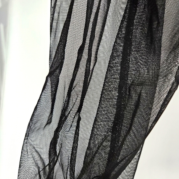 Metallic Cropped Top Sheer Mesh Long  Sleeve. - Picture 6 of 7